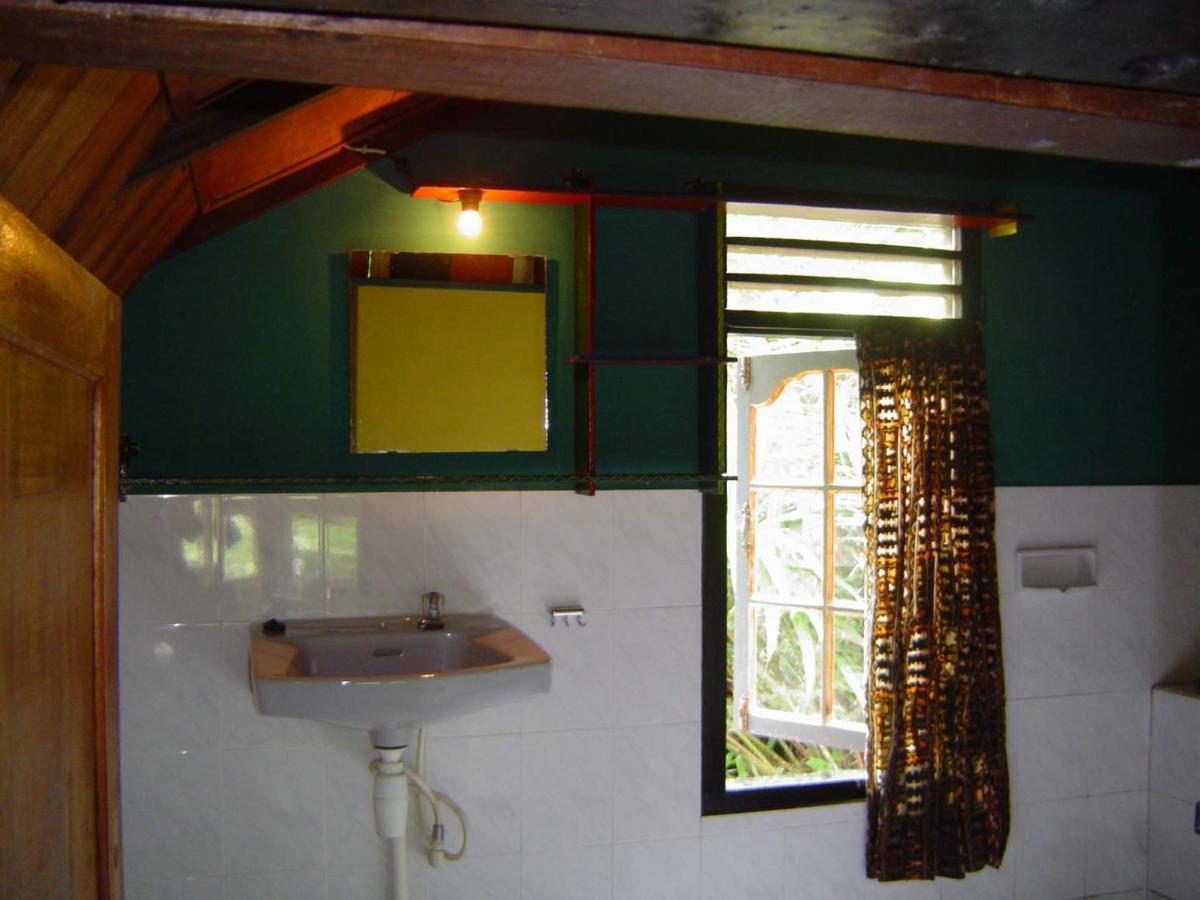 Liberta Homestay Tuk Tuk Esterno foto