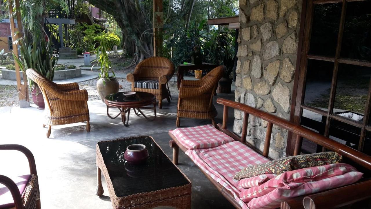 Liberta Homestay Tuk Tuk Esterno foto