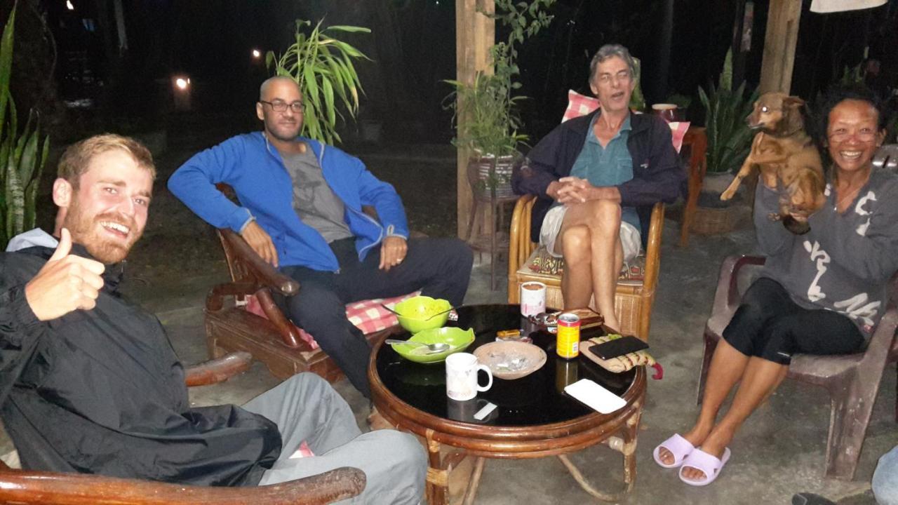 Liberta Homestay Tuk Tuk Esterno foto