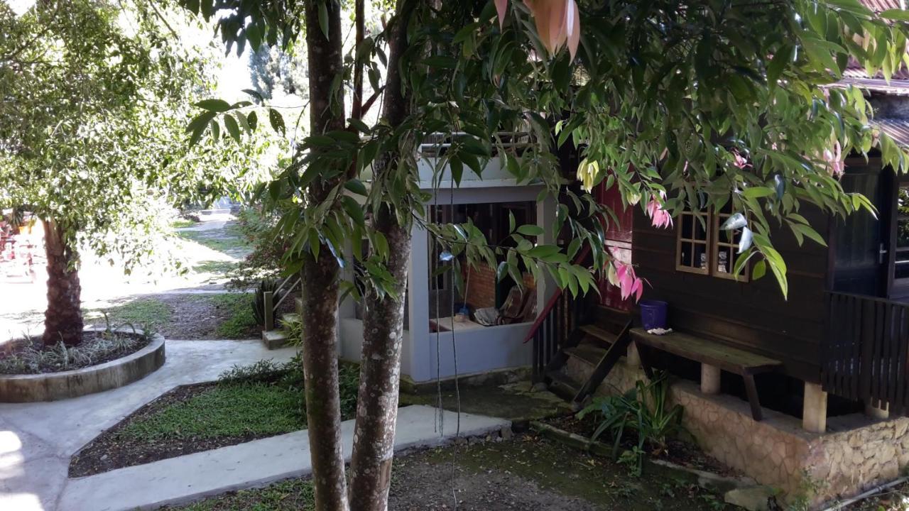 Liberta Homestay Tuk Tuk Esterno foto