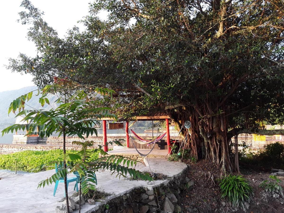 Liberta Homestay Tuk Tuk Esterno foto