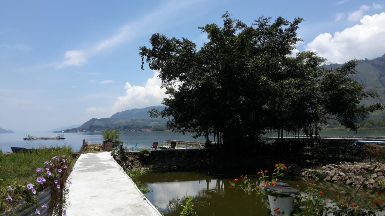 Liberta Homestay Tuk Tuk Esterno foto