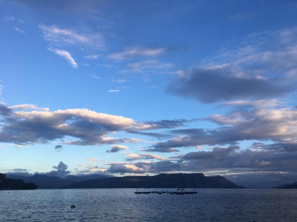 Liberta Homestay Tuk Tuk Esterno foto