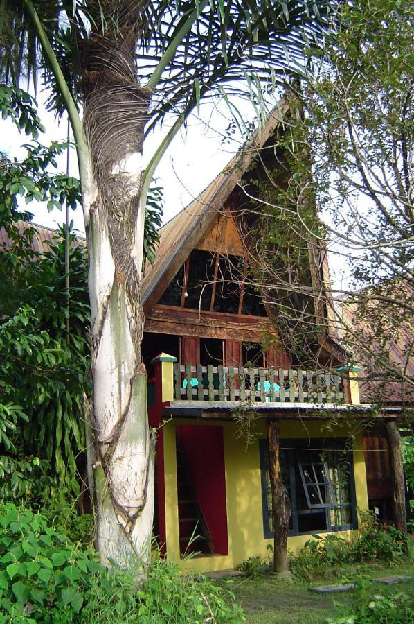 Liberta Homestay Tuk Tuk Esterno foto